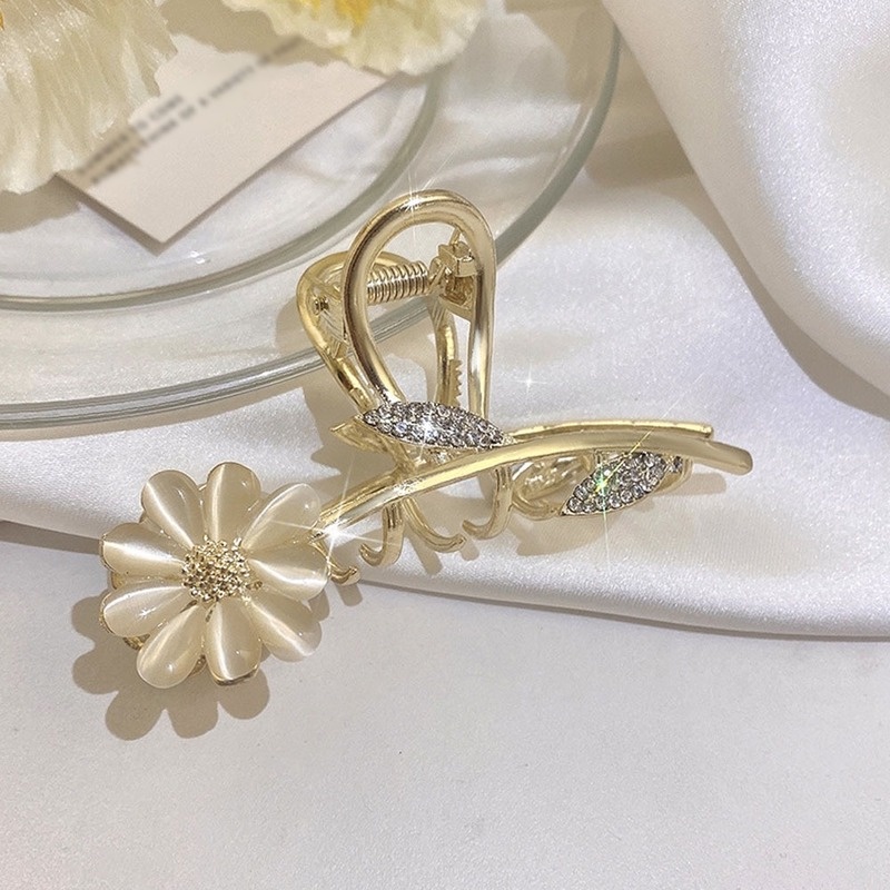 Kẹp Tóc Hình Hoa Cúc Đính Đá Opal Cho Nữ