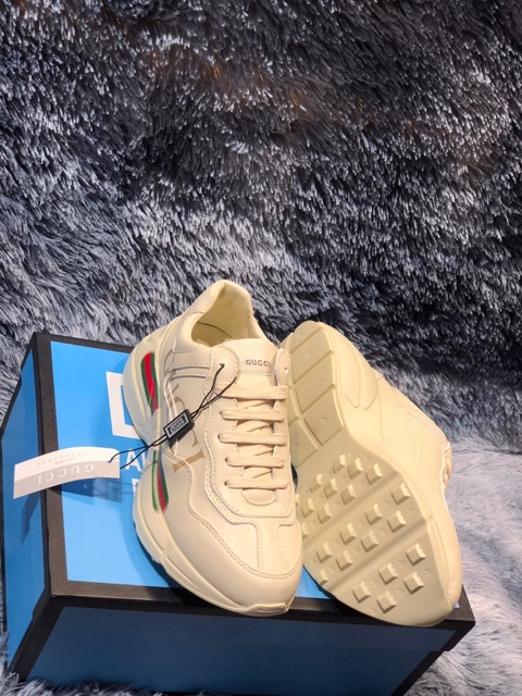 GIÀY CHUNKY SNEAKER MÀU TRẮNG DỄ PHỐI ĐỒ