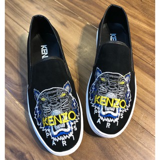 Giày slipon nam logo thêu