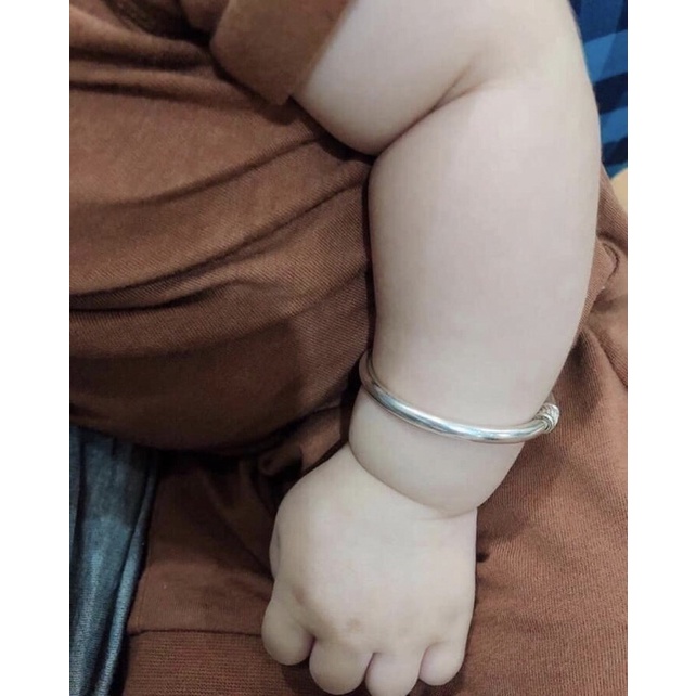 VÒNG TAY TRÒN KHẮC TÊN CHO BÉ- VÒNG BẠC KHẮC THEO YÊU CẦU THÂN TRÒN TRƠN