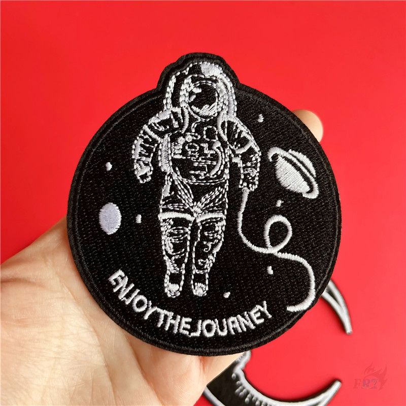 ☸ Miếng Vá Ủi Hình Phi Hành Gia &amp; Mặt Trăng - Enjoy The Journey ☸ 1 Sticker Ủi Thêu Hình Huy Hiệu