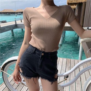 Áo len gân cổ V ngắn tay(còn màu đen)