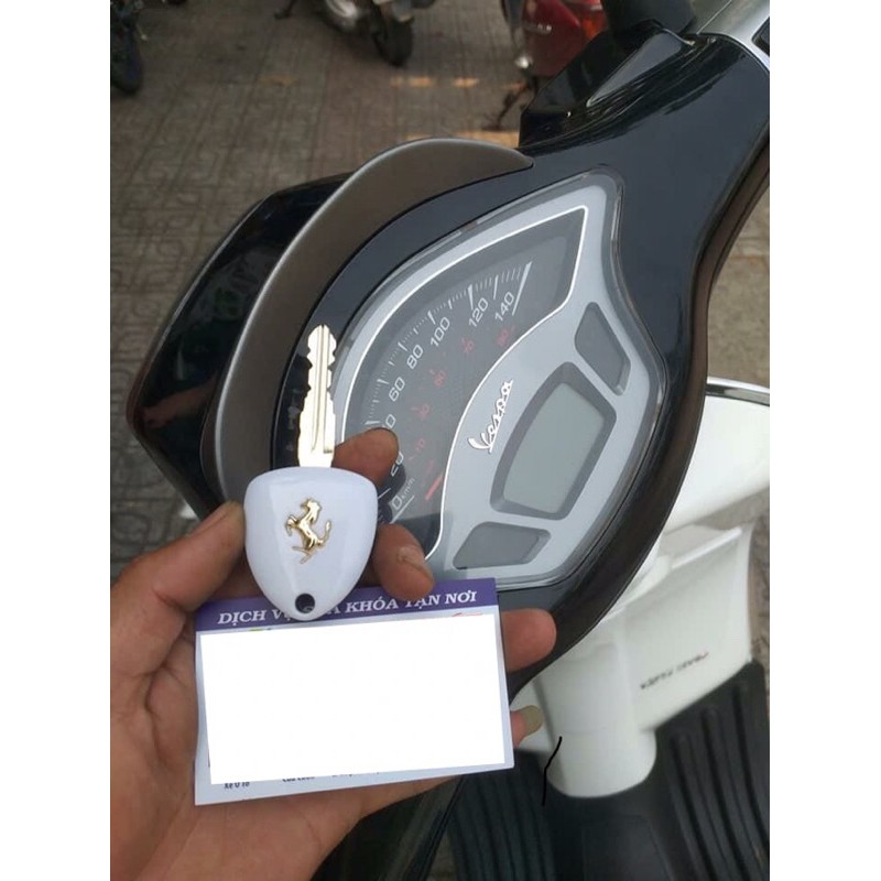 Phôi chìa khoá Piaggio Vespa , Liberty mẫu Ferrari ( có lỗ nhét chíp )