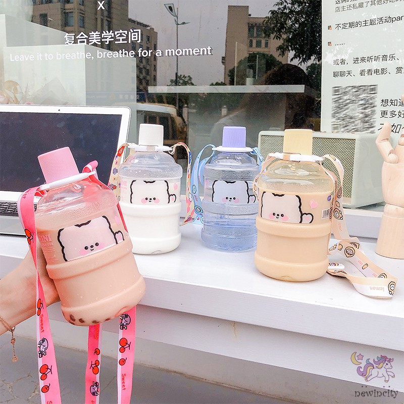 Bình Nước Nhựa Dung Tích Lớn Họa Tiết Hoạt Hình Kiểu Dáng Dễ Thương Cho Bé