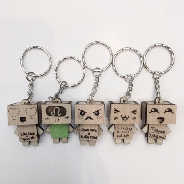 Móc khoá hình người gỗ cute hình ngẫu nhiên