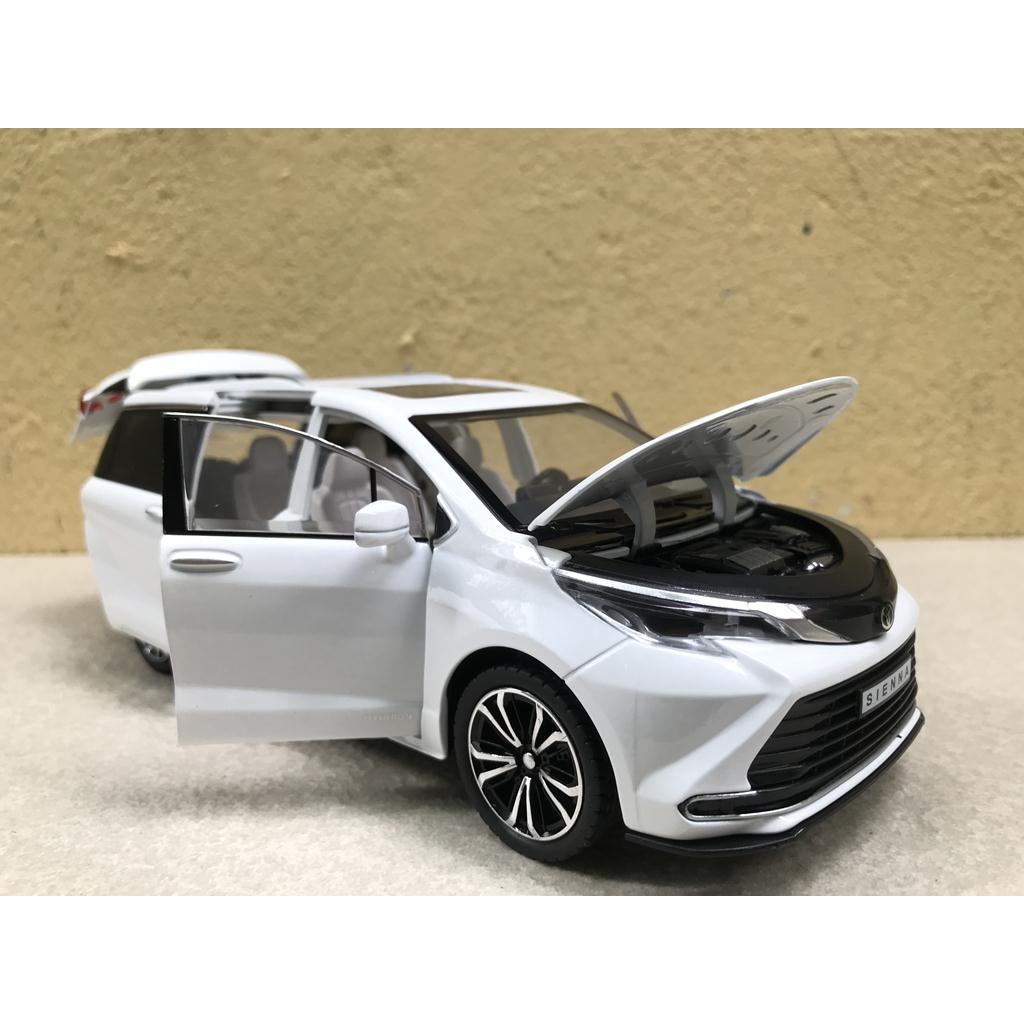 Mô hình xe TOYOTA SIENNA 2022 1:24