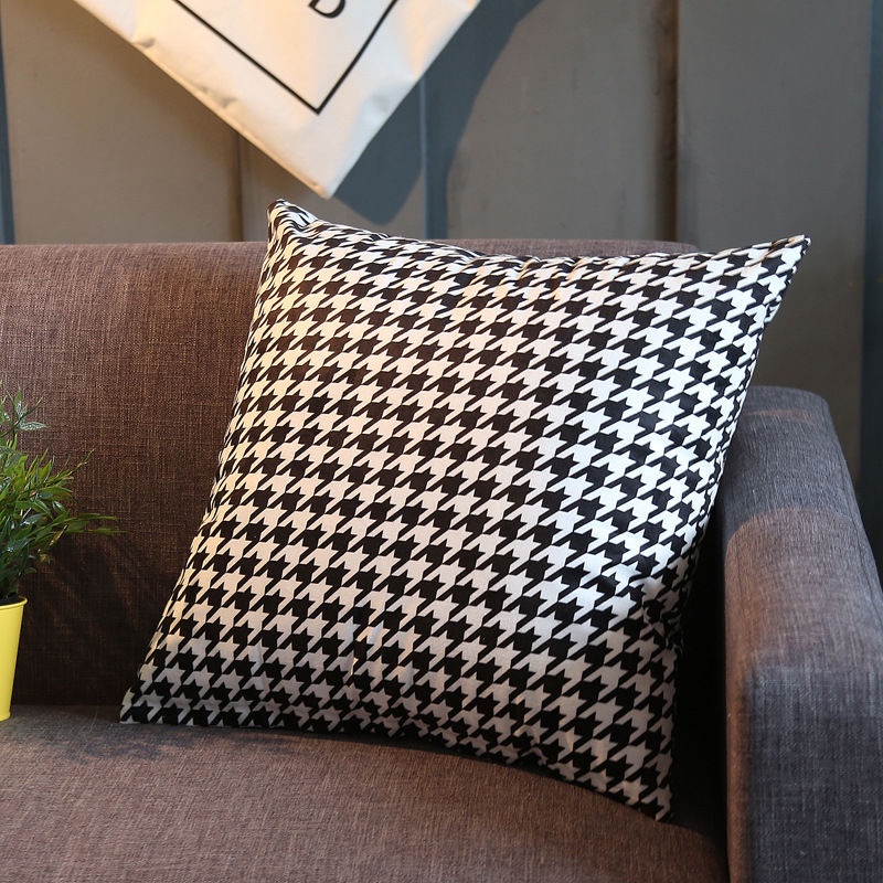♞✸Thời trang bắc âu đơn giản màu đen và trắng gối ngắn sang trọng ghế sofa phòng khách đệm eo văn ngủ xe hơi