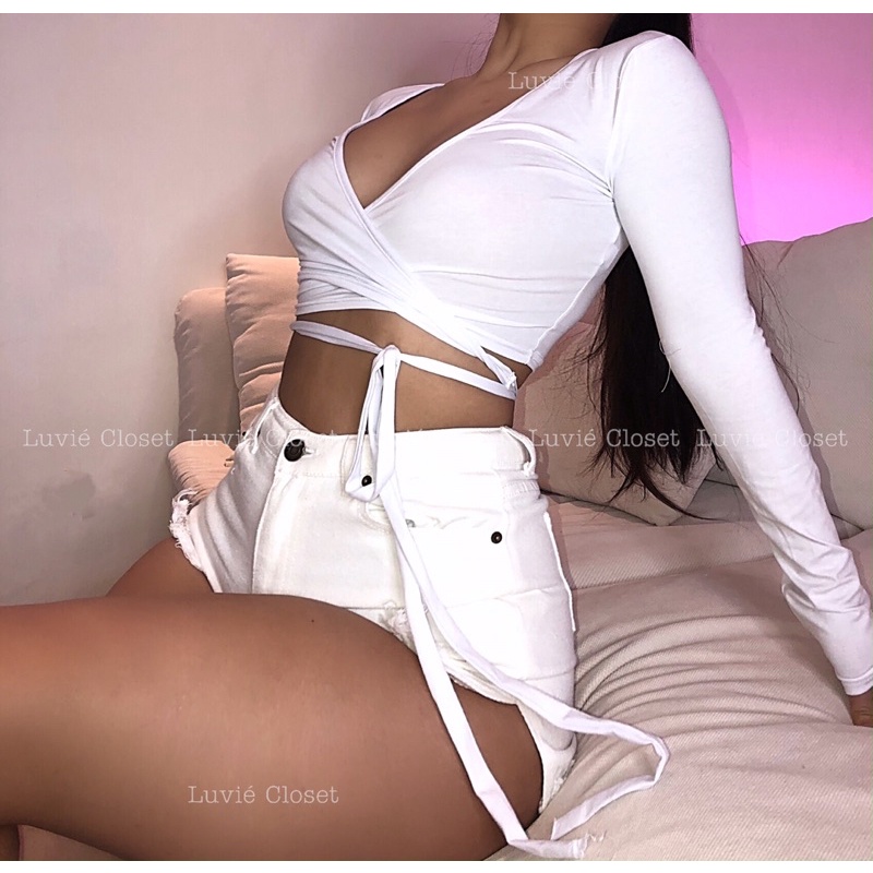 Áo croptop tay dài đắp chéo vạt rời cổ V khoét ngực cột dây eo, Áo kiểu sexy mặc được nhiều kiểu