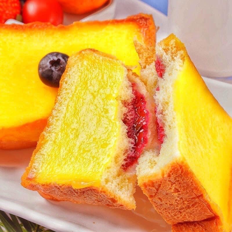 Bánh sandwich nhân việt quất 1 cái