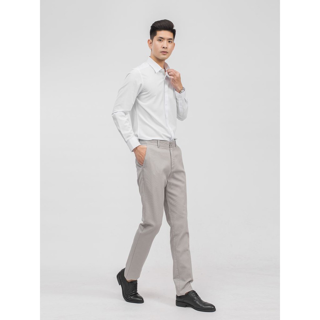 Quần Kaki Nam Aristino AKKR02 Màu Xám 135 Dobby Dáng Regular Fit Vải Cotton