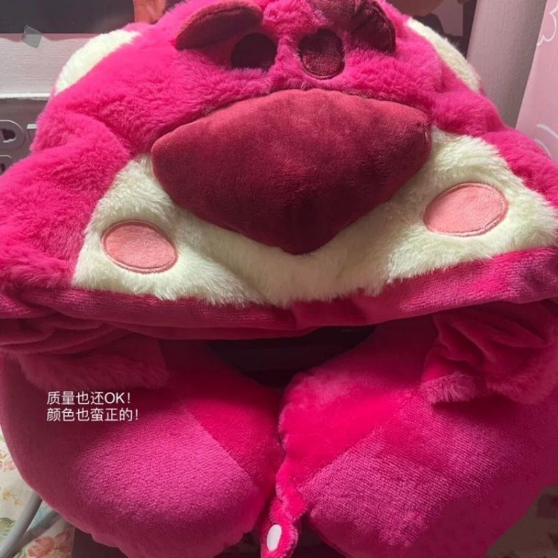 Gối kê cổ chữ U có mũ hình Gấu dâu dễ thương