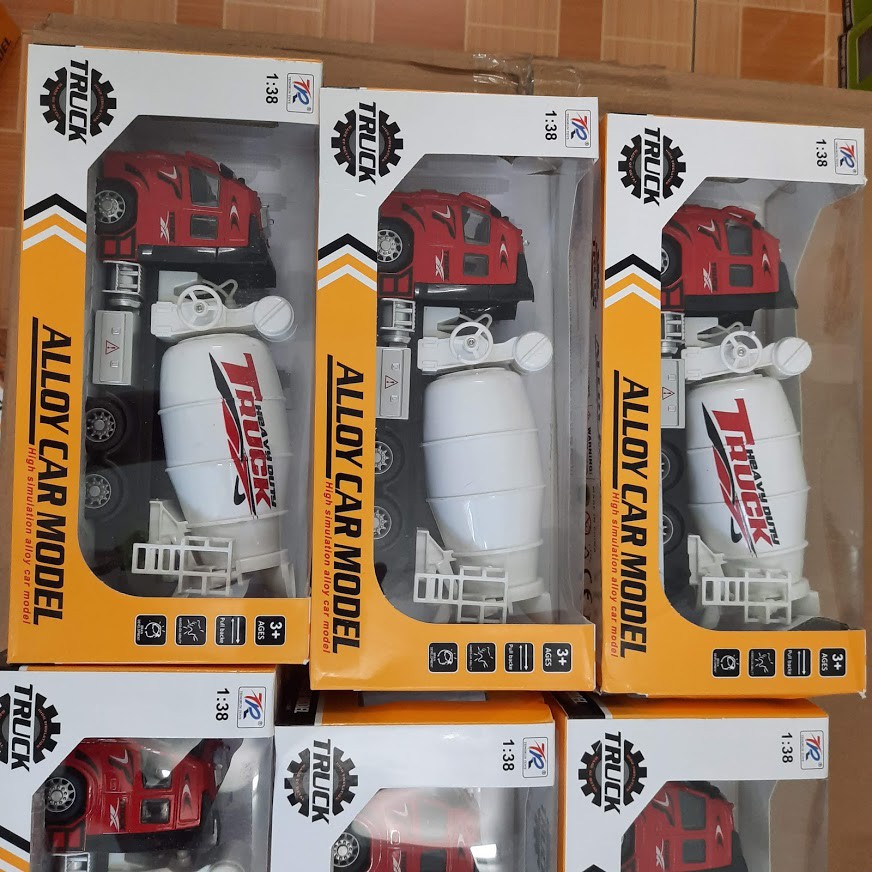 đồ chơi trẻ em Xe trộn bê tông có âm thanh và đèn xe có cabin bằng kim loại mô hình tỉ lệ 1:38
