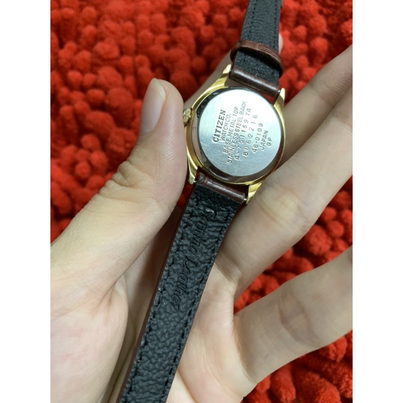 Đồng hồ nữ Citizen lắc kê vàng hàng si