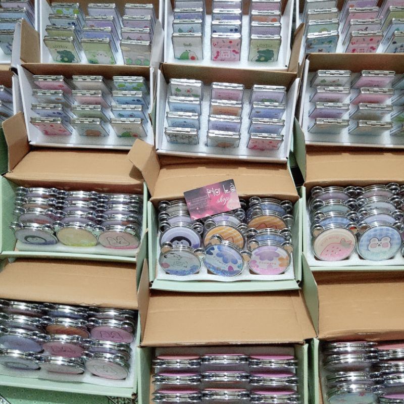 Gương trang điểm mini cầm tay 2 mặt gập nhũ nước kim tuyến