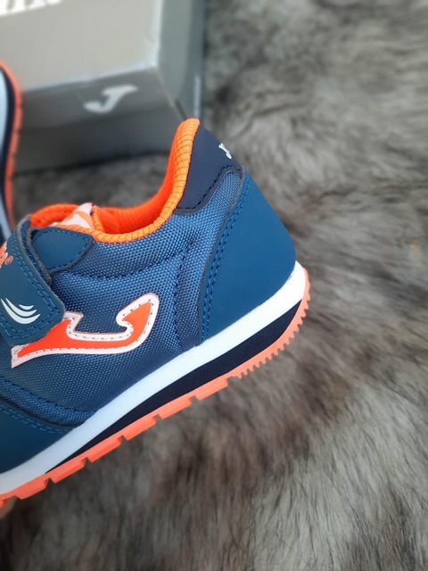 Giày thể thao xuất hiệu Joma