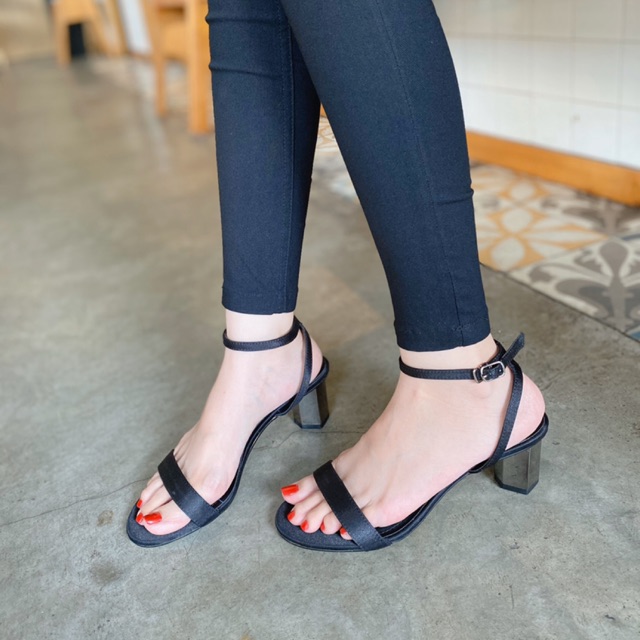 Sandal Capella gót lục giác