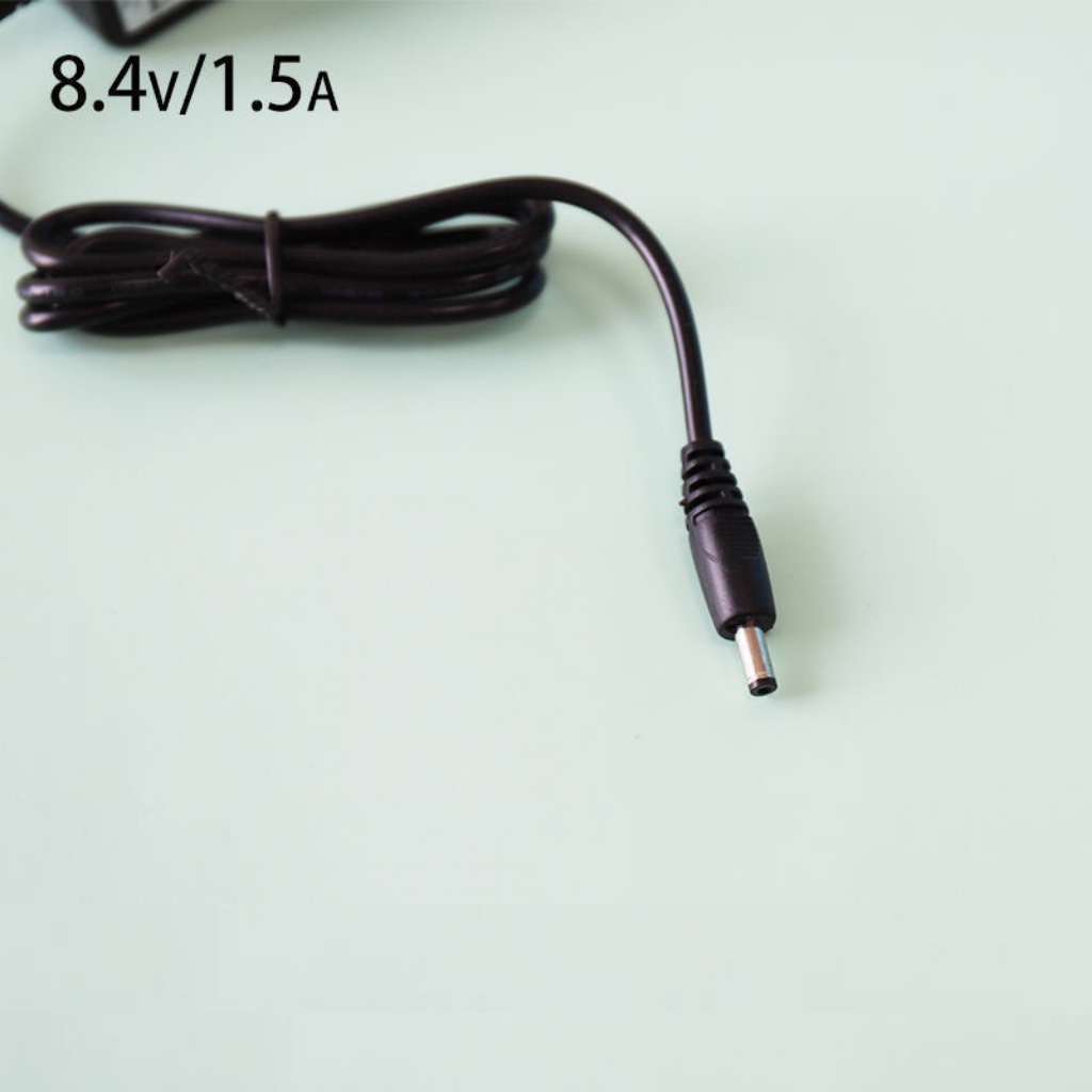 Sạc Pin Áo Quạt Điều Hòa Cao Cấp DC, 8.4V/1.5A (phụ Kiện Rời)