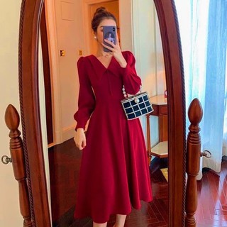 Đầm đỏ cổ vest nút bọc