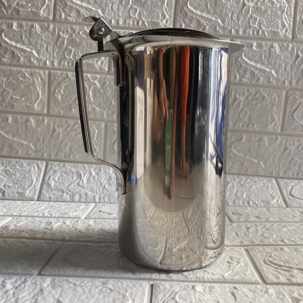 Ca inox 304 có miêng rót, có nắp.  Dùng được bếp từ. Nấu nước và giữ ấm.  Dung tích 1.5 - 2.0 lít