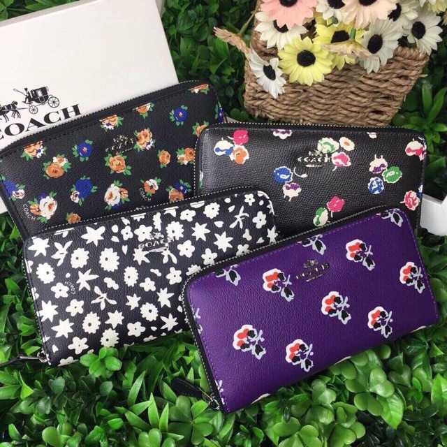 Ví coach cầm tay cherry