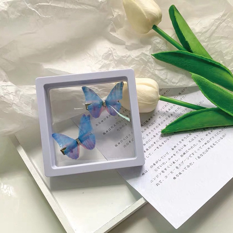 Hộp đựng trang sức hình vuông trong suốt dùng làm quà tặng | BigBuy360 - bigbuy360.vn