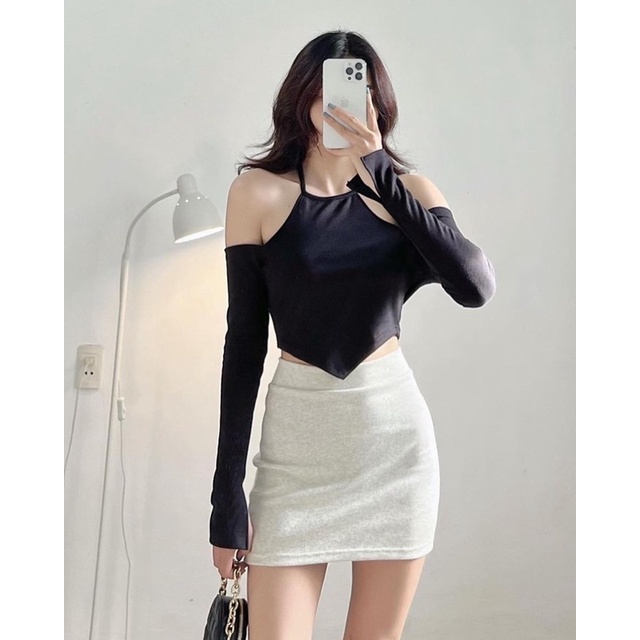 Áo Croptop dài tay cổ yếm trễ vai vạt nhọn chất thun gân co giãn A008