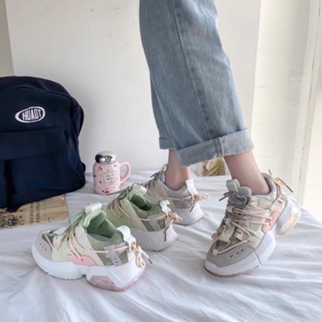 Giày thể thao hoa anh đào nữ hót | BigBuy360 - bigbuy360.vn