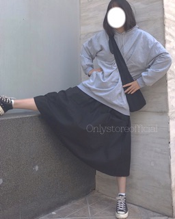 Áo hoodie+chân váy có sẵn