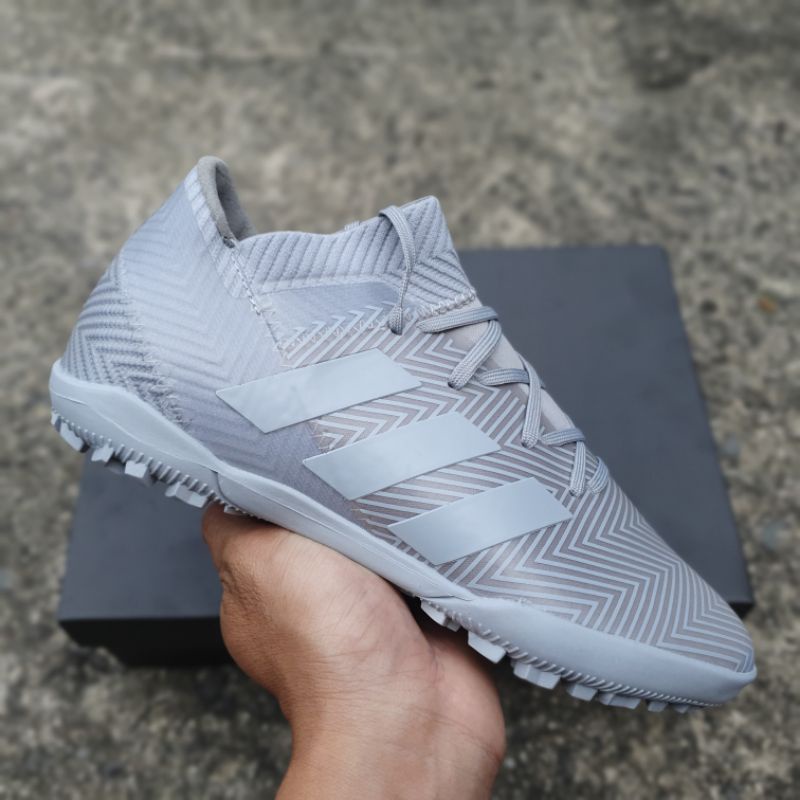 Giày Bóng Đá Nemeziz 18.1 TF - Phù hợp sân cỏ nhân tạo