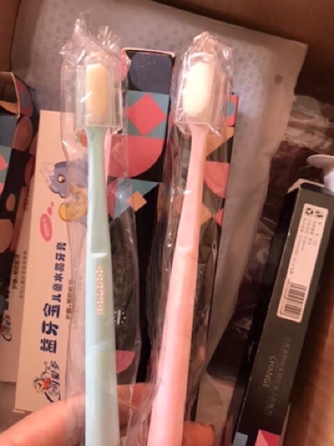 Bàn chải đánh răng sợi mềm cho người lớn