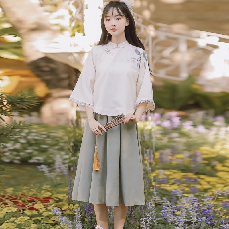 Trang Phục Sườn Xám Cách Tân Phối Nút Đĩa Màu Sắc Ngọt Ngào Thời Trang Mùa Thu 2022 Cho Nữ