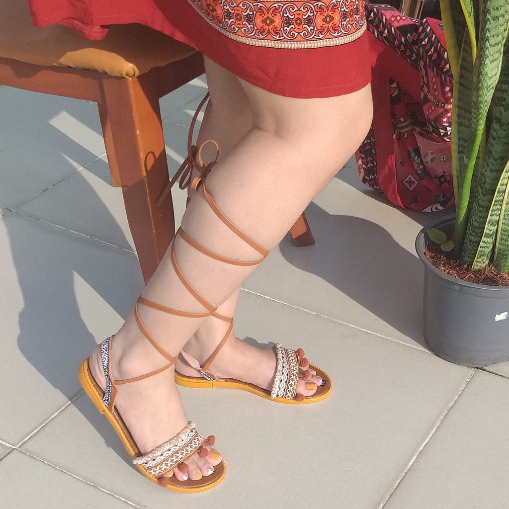 Giày sandal cột dây chiến binh thổ cẩm