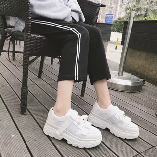 GIÀY SNEAKER