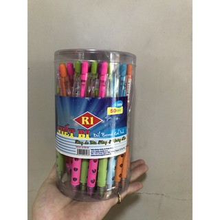 50 cây bút bi bấm thân màu Gstar R1