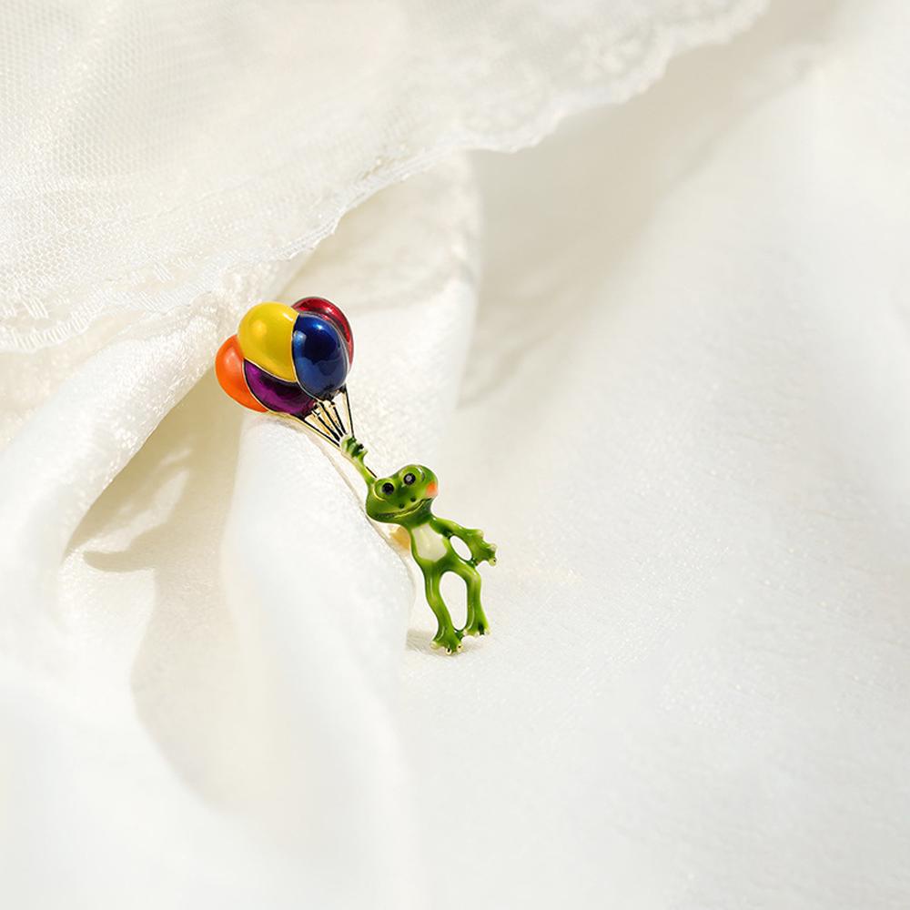 Ghim Cài Áo Hình Ếch Và Bong Bóng VANES1 Thời Trang