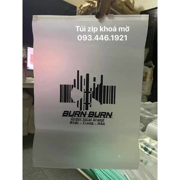 nhận in số lượng 100 cái túi zip lụa khoá kéo