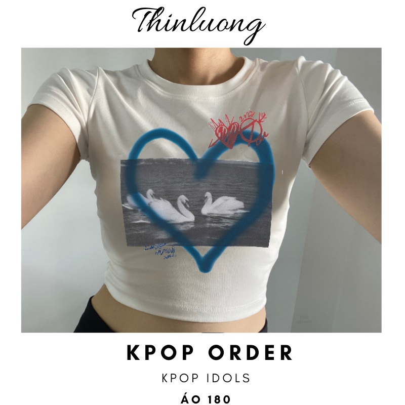 Áo trắng croptop in hình giống IU