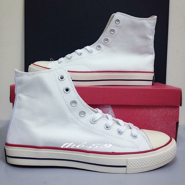 1970s trắng cao cổ