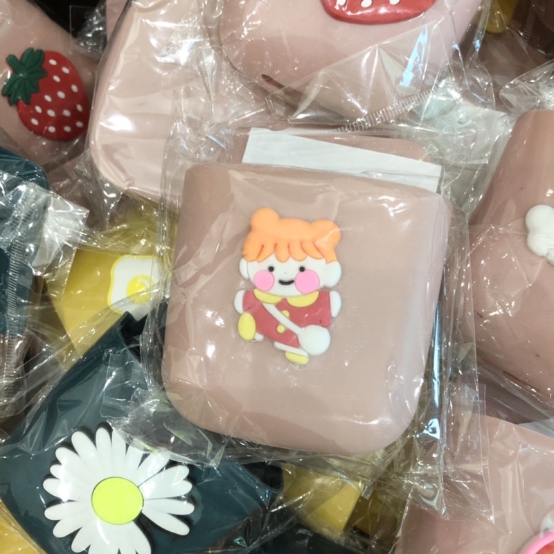 Giá dán tường đựng điều khiển tivi, điều hoà, điện thoại, ốp điện thoại dán tường hoạ tiết 3D dễ thuơng