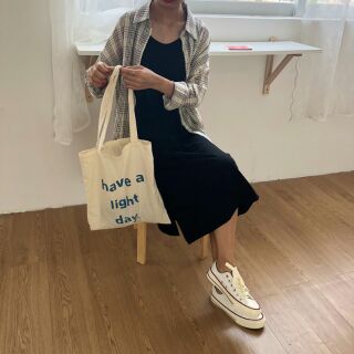Váy liền hai dây cổ V dáng dài