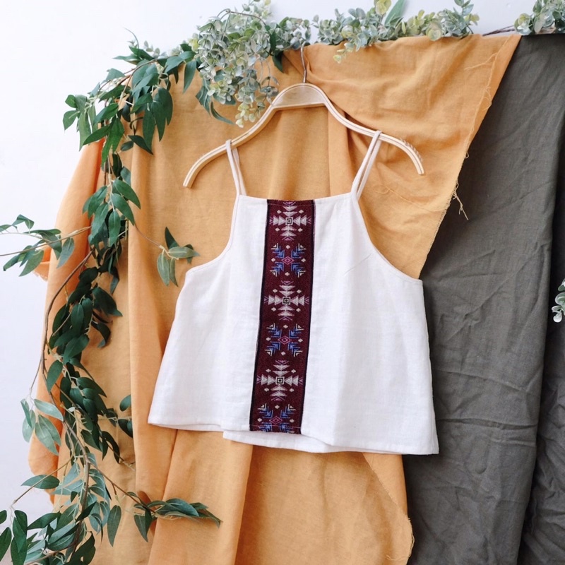 Áo yếm 2 dây linen phối họa tiết thổ cẩm cho mùa hè nổi bật