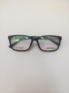 Gọng kính prada của ý