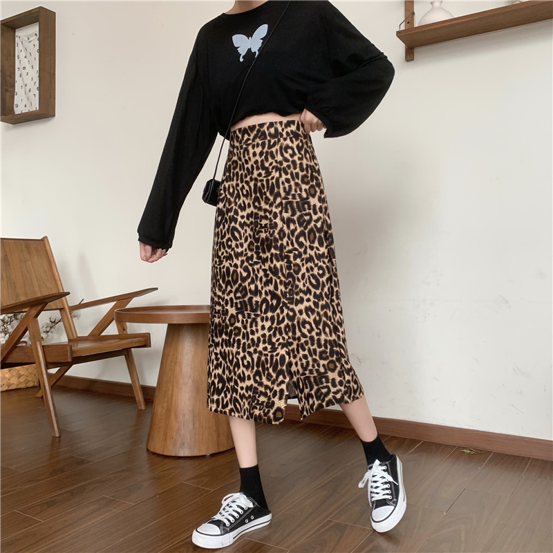 Chân váy xẻ tà hình da báo thời trang nữ tính
