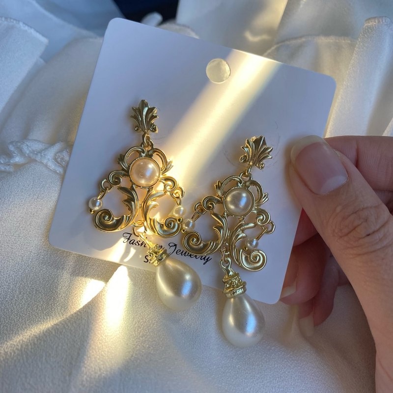 Khuyên Tai Đính Ngọc Trai Sang Trọng Phong Cách Retro