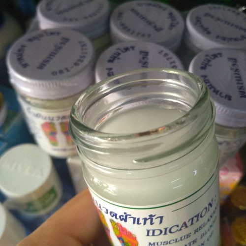 Dầu Cù Là Trắng Xoa Bóp Bấm Huyệt Bàn Chân Thái Lan