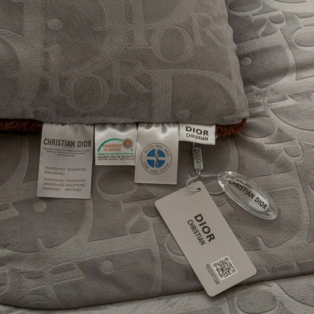 Chăn Lông Cừu Christian Dio 4,5kg Hàng nhập Sợi lông chắc chắn - LUXBED