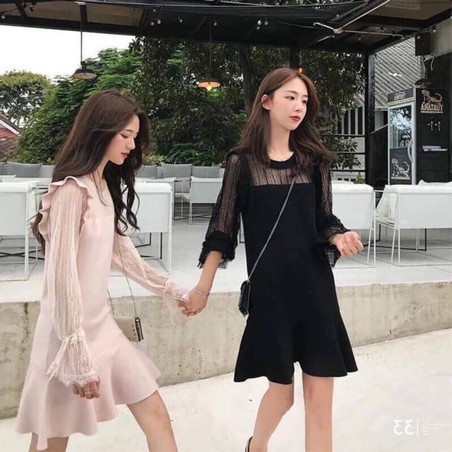Váy len tay phối ren.