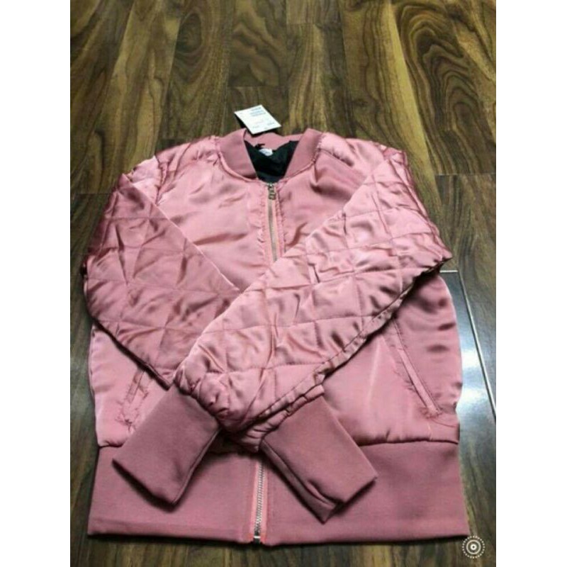 Bomber H&M màu hồng