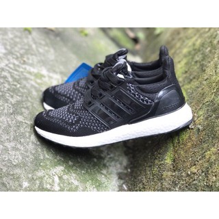 Giày thể thao utral boost màu đen , full size nam nữ . giá 300.000