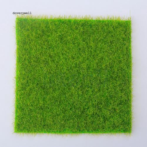 Thảm cỏ xanh nhân tạo kích thước 15cm x 15cm x 0.7cm dùng trang trí xinh xắn